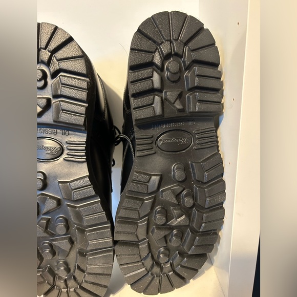 Thorogood black work shoes 9 1/2- NEW with box - Picture 8 of 9